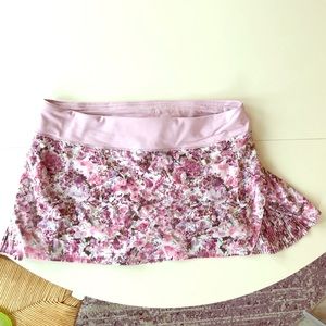 Lululemon mauve floral skirt